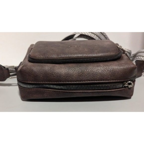 Crossbody Purses for Women Trendy, Vegan Leather Crossbody Bags With Strap - Picture 3 of 3